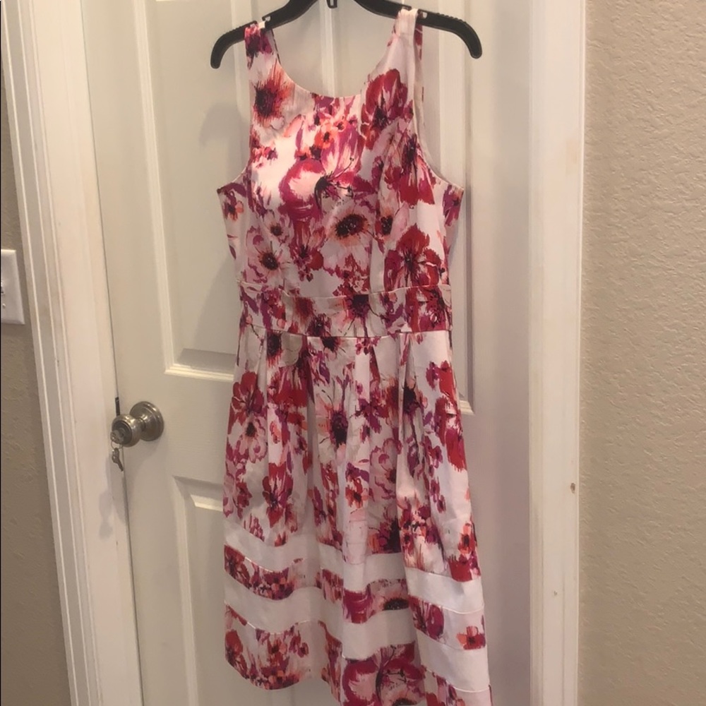 WHBM size 8 floral dress